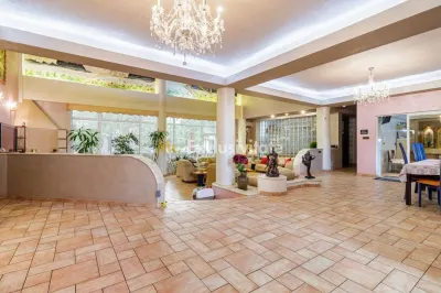Resedinta premium| Teren de tenis | Piscină încălzită | Infrastructură completă! - foto 4