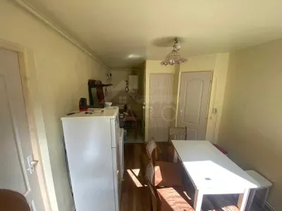 Casă cu o cameră în curte comună - foto 3