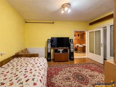 Casa cu farmec si potential, 4 camere, terasa, gradina privata, Central, Targu Secuiesc - foto 11