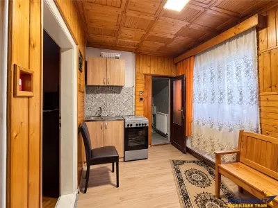 Casa cu farmec si potential, 4 camere, terasa, gradina privata, Central, Targu Secuiesc - foto 7