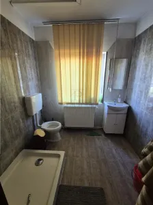 MEHALA - APARTAMENT 2 CAMERE LA VILA - DECOMANDAT - TERASA SI CURTE - foto 8