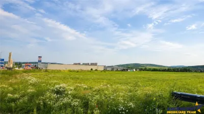 Teren intravilan 10.744 mp, Fagaras, zona comerciala,2 fronturi, utilitati, parcelabil - Fagaras
