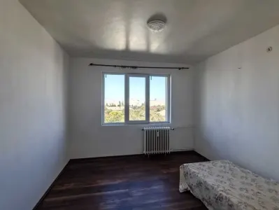 Vand apartament 3 camere - foto 6