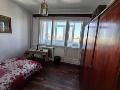 Vand apartament 3 camere - foto 8