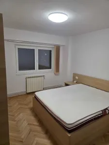 Inchiriez apartament 2 camere, mutat imediat - zona Simion Barnutiu Timisoara - foto 2