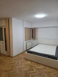 Inchiriez apartament 2 camere, mutat imediat - zona Simion Barnutiu Timisoara - foto 3