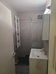 Inchiriez apartament 2 camere, mutat imediat - zona Simion Barnutiu Timisoara - foto 5