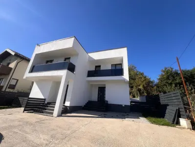 Casa de duplex, 4 camere, 2 bai, incalzire in pardoseala - Iasi