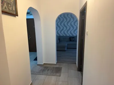 Proprietar inchiriez apartament 3 camere - foto 2