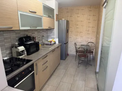Proprietar inchiriez apartament 3 camere - foto 7
