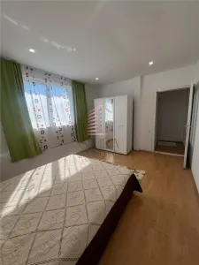 Apartament 3 dormitoare + living zona Cantemir, la 5 min de facultate - Oradea