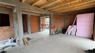 Casa de vanzare la rosu zona Centru - foto 4