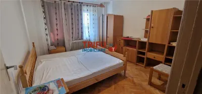 Apartament 3 camere decomandat zona Centru - foto 5
