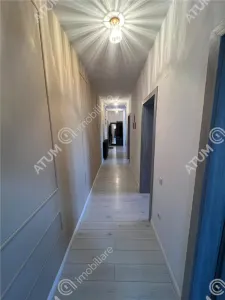De vanzare apartament 3 camere decomandate balcon si loc parcare situat in zona Calea Cisnadiei din Sibiu - foto 15