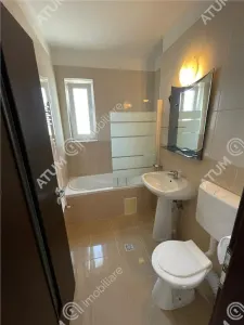 De inchiriat apartament cu 2 camere balcon si loc parcare situat in zona Doamna Stanca - foto 9