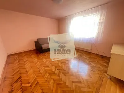 Casa 3 camere 2 bai balcon si curte zona Terezian - foto 2