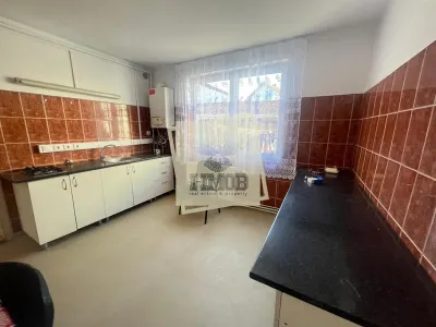 Casa 3 camere 2 bai balcon si curte zona Terezian - foto 11