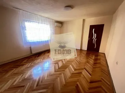 Casa 3 camere 2 bai balcon si curte zona Terezian - foto 6