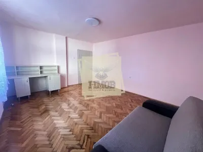 Casa 3 camere 2 bai balcon si curte zona Terezian - foto 7