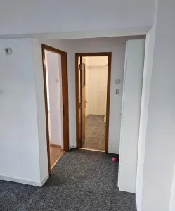 Proprietar, inchiriez apartament 2 camere nemobilat, zona intersectiei Nicolae Titulescu Piata Victoriei . - foto 4