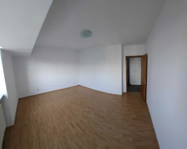 Proprietar, inchiriez apartament 2 camere nemobilat, zona intersectiei Nicolae Titulescu Piata Victoriei . - foto 6