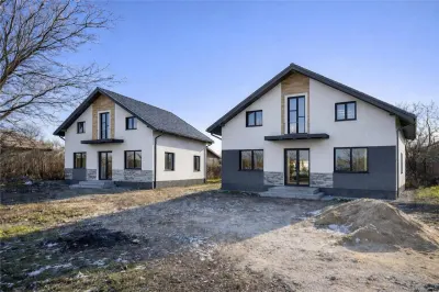 CASA DE VANZARE P+M ,PADURENI, COM BUTURUGENI, TEREN 500 MP - Padureni