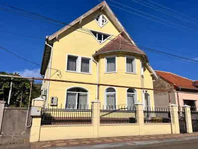 Lugoj, Vila De Lux, 7 Cam., La Cheie,  300 Mp., Utili, 635 Mp., Teren, Priveliste Panoramica, Zona Strand - foto 21