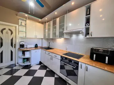 Lugoj, Vila De Lux, 7 Cam., La Cheie,  300 Mp., Utili, 635 Mp., Teren, Priveliste Panoramica, Zona Strand - foto 48