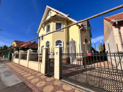 Lugoj, Vila De Lux, 7 Cam., La Cheie,  300 Mp., Utili, 635 Mp., Teren, Priveliste Panoramica, Zona Strand - foto 77