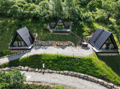Afacere la cheie profitabilă sau casa de vacanță A-Frame in Sohodol,  Bran, Brasov - foto 9