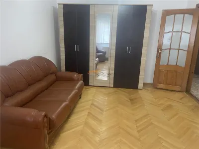 Apartament 3 camere de inchiriat in Focsani , zona ultracentrala , et 1/3 , 70 mp , mobilat - foto 2