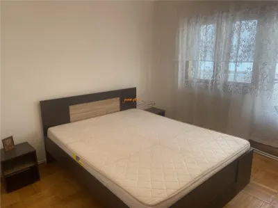 Apartament 3 camere de inchiriat in Focsani , zona ultracentrala , et 1/3 , 70 mp , mobilat - foto 14