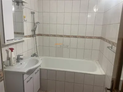Apartament 3 camere de inchiriat in Focsani , zona ultracentrala , et 1/3 , 70 mp , mobilat - foto 7