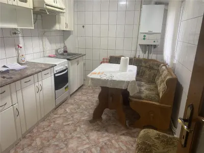Apartament 3 camere de inchiriat in Focsani , zona ultracentrala , et 1/3 , 70 mp , mobilat - foto 9