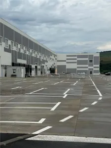 Spatiu Industrial - 1300 mp - Logistica - Productie - Depozitare - Distributie - Luna de Sus