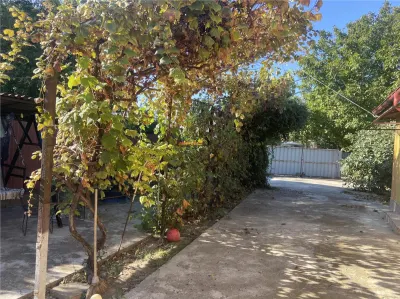 Casa de vanzare in sat Tataranu cu suprafata de 118 mp , teren 1287 mp, constructie moderna , mobilata complet - foto 3