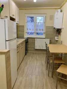 SAGULUI - 2 CAMERE - ETAJ INTERMEDIAR - CENTRALA PROPRIE - MOBILAT - foto 2
