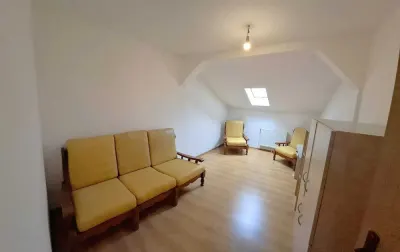 Zona Garii, living + 2 camere, scara interioara,mobilate,82600 Euro - foto 5