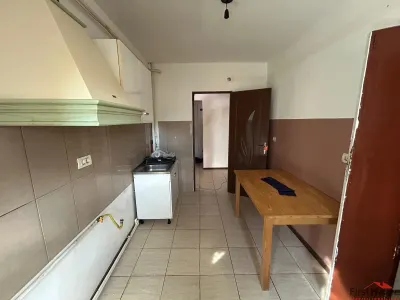 Apartament cu 2 camere de vanzare zona Piata Moldovei - foto 6