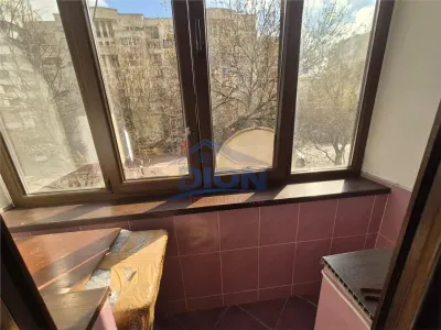 Natiunile Unite - Apartament  3 camere cu terasa , bloc 1991 - foto 4