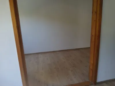 2 camere etaj 1, liber, linga Piata Doina - foto 2