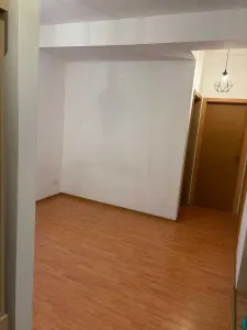Mobilat si utilat cu 2 bai cu loc de parcare inclus - foto 4