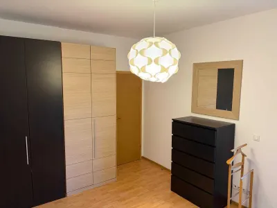 Mobilat si utilat cu 2 bai cu loc de parcare inclus - foto 6