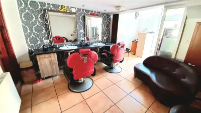Spatiu comercial salon de infrumusetare mobilat- Traian - foto 3