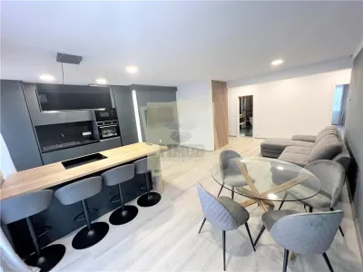 Pethouse de lux 4 camere 2 bai 2 terase si parcare in zona Centrala - foto 4