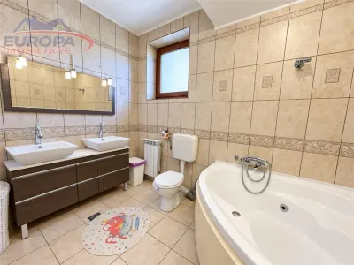 Casa de vanzare zona centrala Tulcea - foto 23