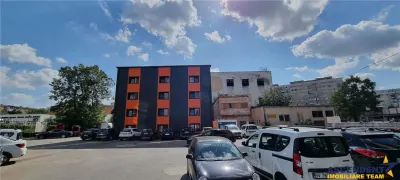 Spatiu de inchiriat, zona centrala, pretabil pentru diverse activitati, ideal sala fitness, dansuri, arte martiale, sport - foto 2