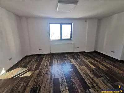 Spatiu de inchiriat, zona centrala, pretabil pentru diverse activitati, ideal sala fitness, dansuri, arte martiale, sport - foto 3