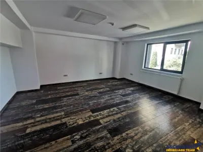 Spatiu de inchiriat, zona centrala, pretabil pentru diverse activitati, ideal sala fitness, dansuri, arte martiale, sport - foto 9