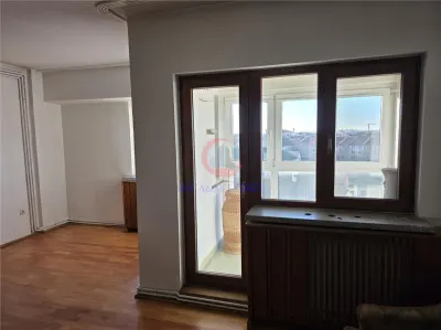 Apartament 4 camere , Zona Modern ,Bd. Simion Barnutiu ,Badea Cartan,Medicina - foto 4